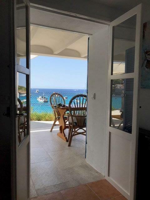 Hebergement Front De Mer Διαμέρισμα Sant Elm Εξωτερικό φωτογραφία